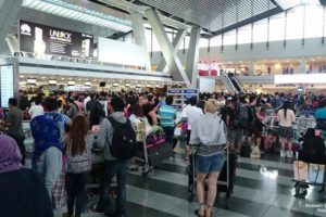 混雑した空港3