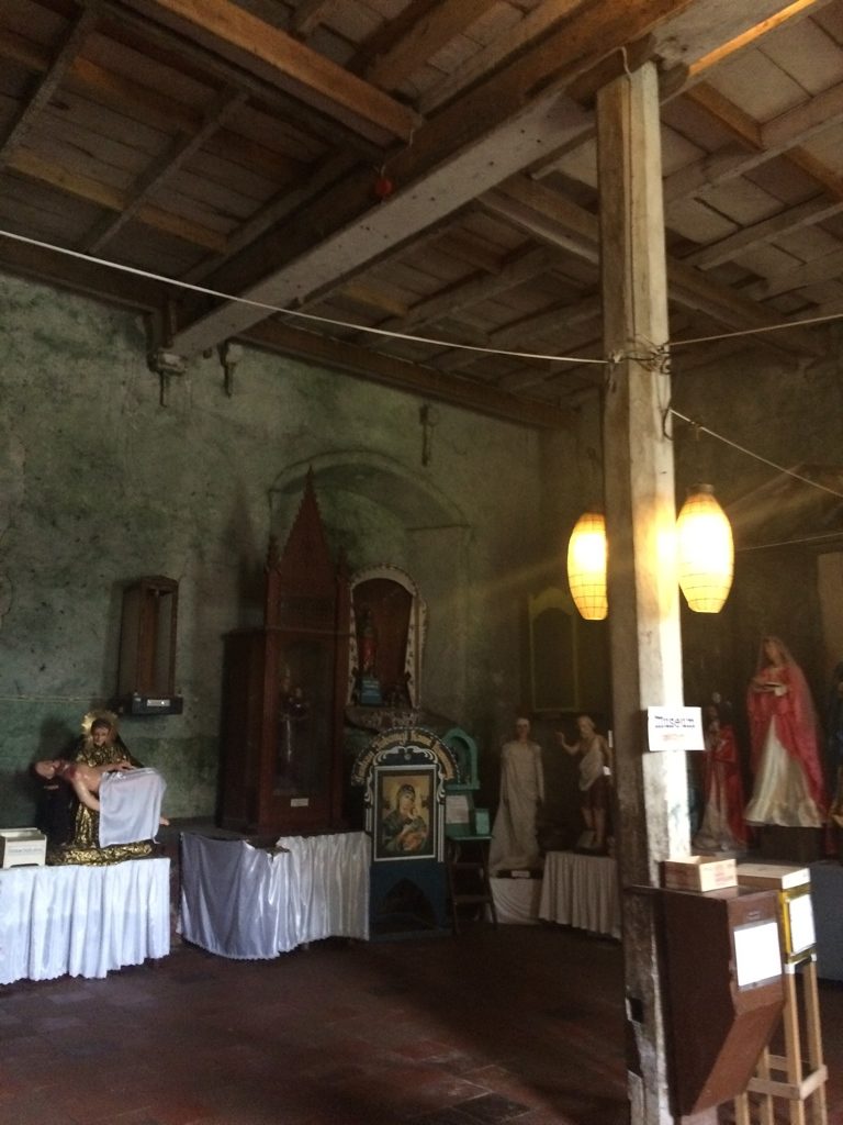 バクラヨン教会内部