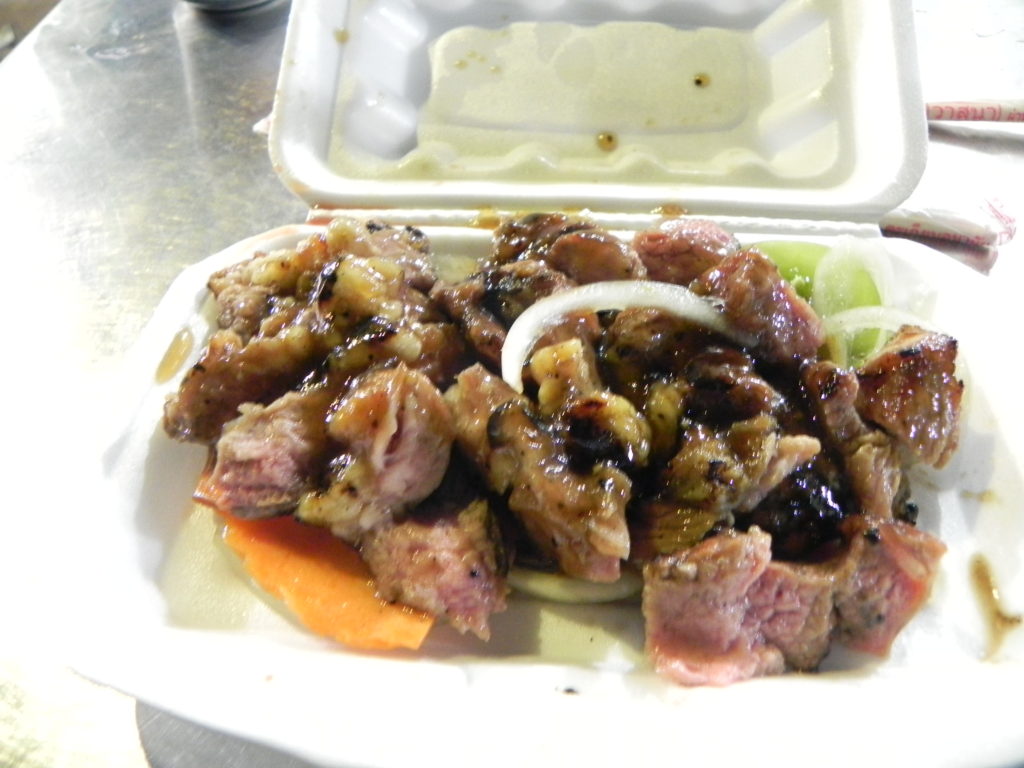 ラタニキリの屋台の肉料理
