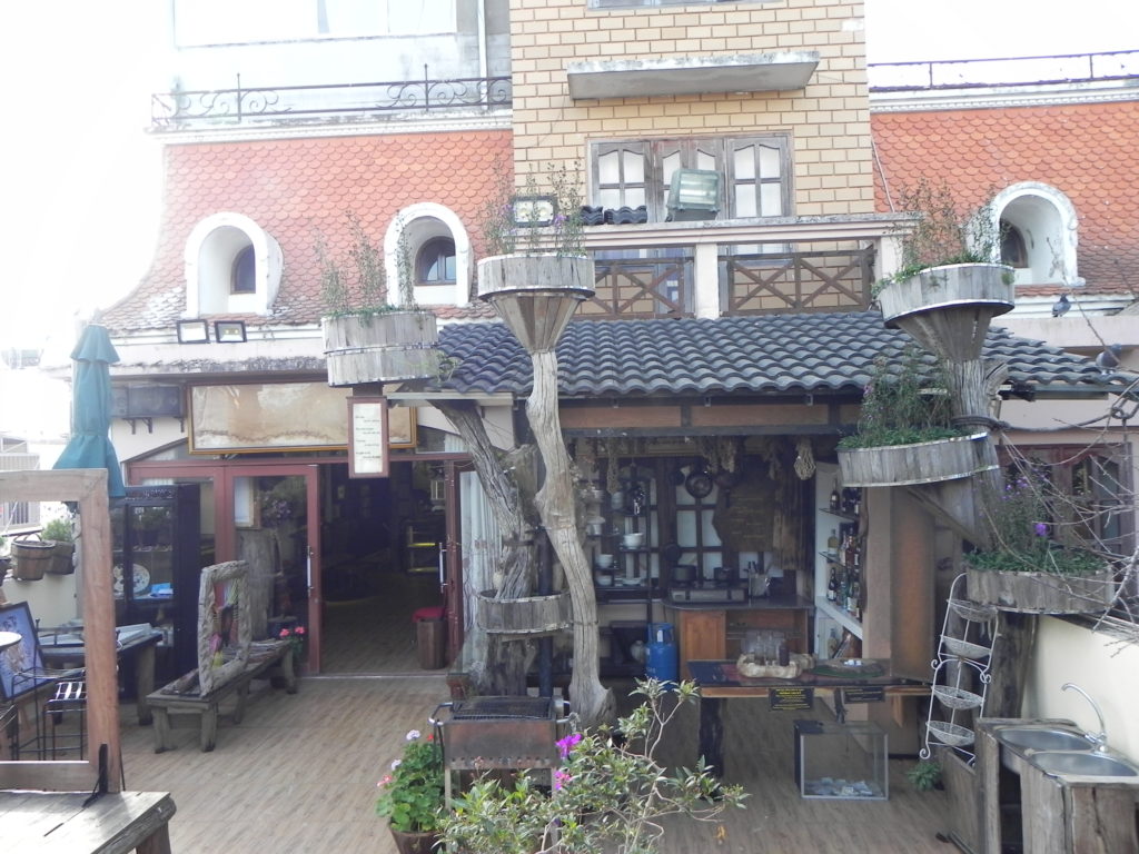 XQ art house テラス