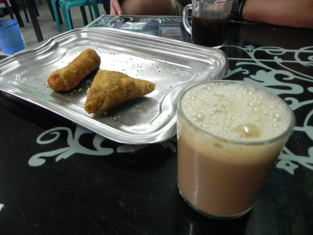 Teaとカレーパン