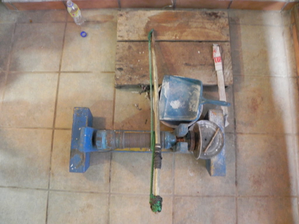主導の研磨機