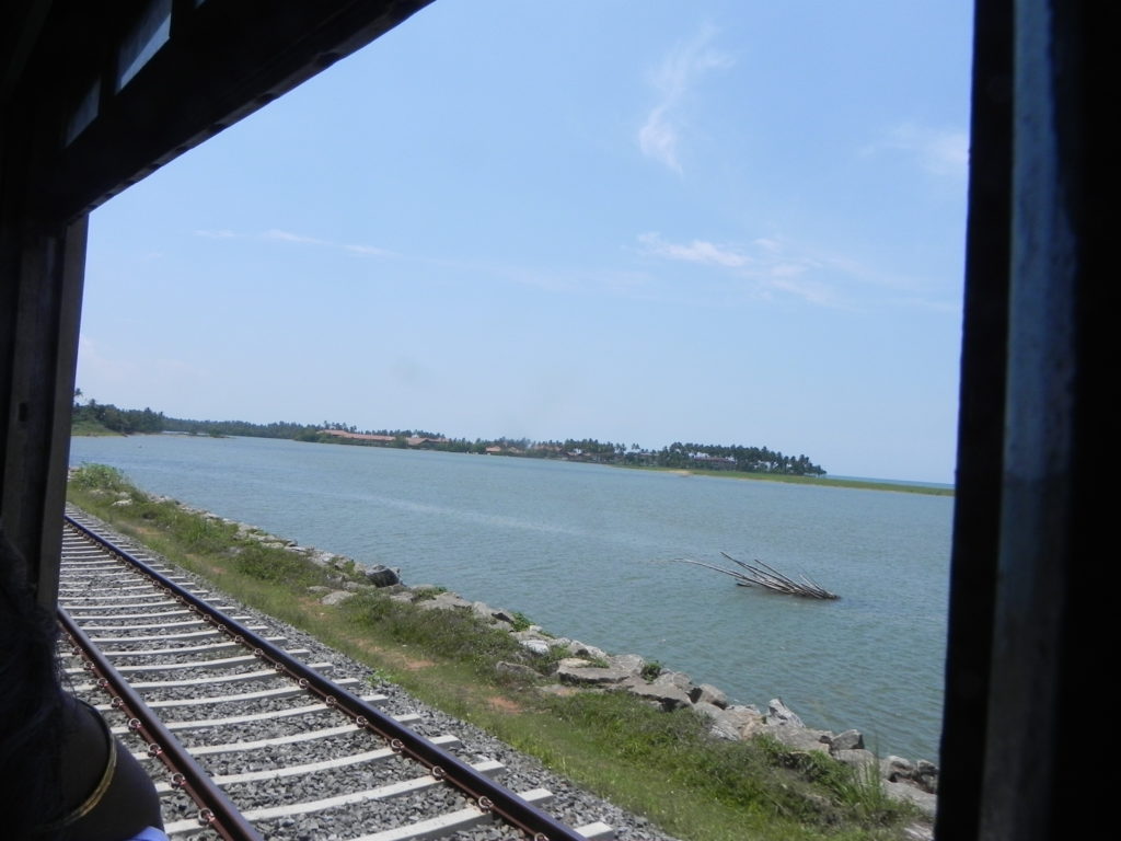 スリランカ鉄道の車窓