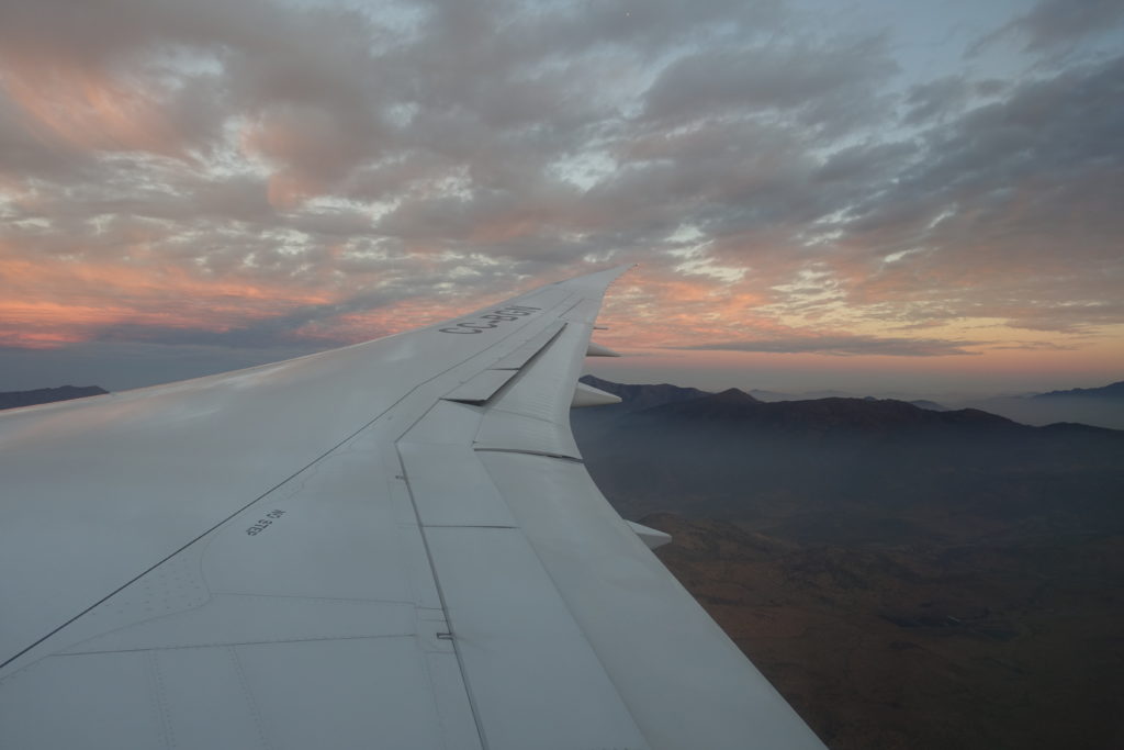 飛行機からの夜明け
