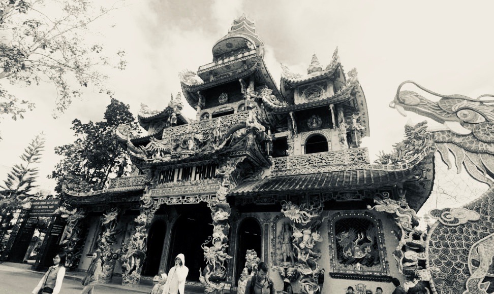 Lihn phoc temple